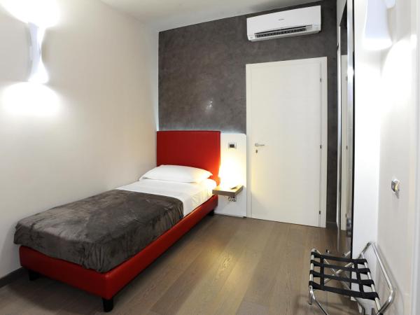 B&B Opera : photo 3 de la chambre chambre simple avec salle de bains privative