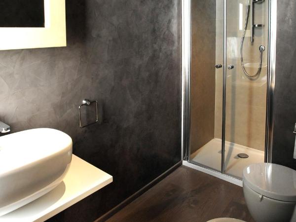 B&B Opera : photo 3 de la chambre chambre double avec salle de bains privative