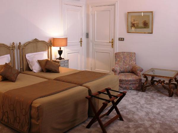 Résidence et Chambres d'Hôtes de La Porte d'Arras : photo 1 de la chambre chambre lits jumeaux deluxe