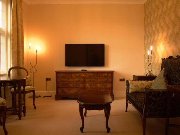 Best Western Plough and Harrow Hotel : photo 3 de la chambre suite avec lit king-size - non-fumeurs