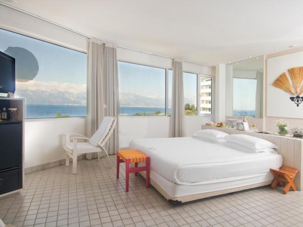 The Marmara Antalya : photo 3 de la chambre chambre double de luxe dans le bâtiment tournant