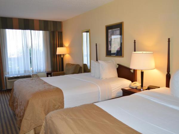 Opal Hotel & Suites : photo 5 de la chambre chambre standard avec 2 lits queen-size