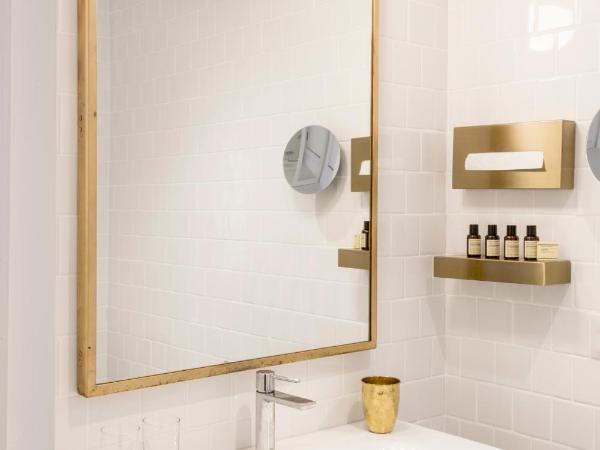 Hotel Midmost by Majestic Hotel Group : photo 6 de la chambre suite junior avec balcon