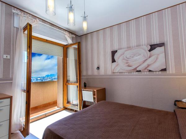 Hotel Residence Ulivi E Palme : photo 1 de la chambre chambre double