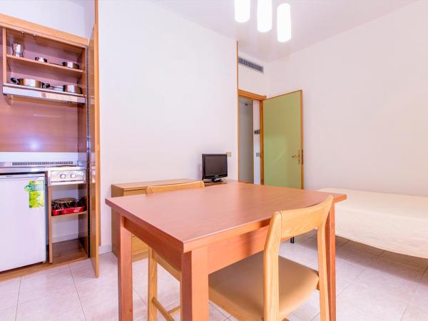 Hotel Residence Ulivi E Palme : photo 1 de la chambre studio (1 adulte)