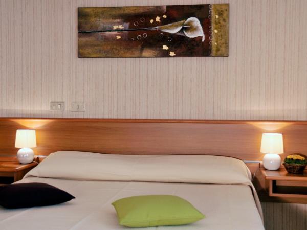 Hotel Residence Ulivi E Palme : photo 3 de la chambre studio (2 adultes)