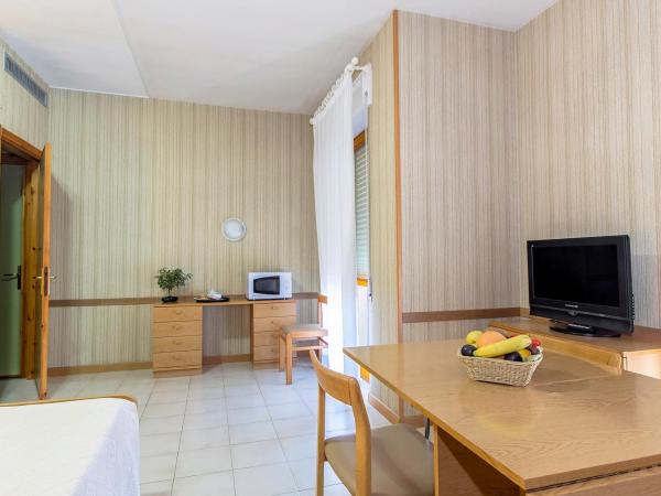 Hotel Residence Ulivi E Palme : photo 5 de la chambre studio (4 adultes)