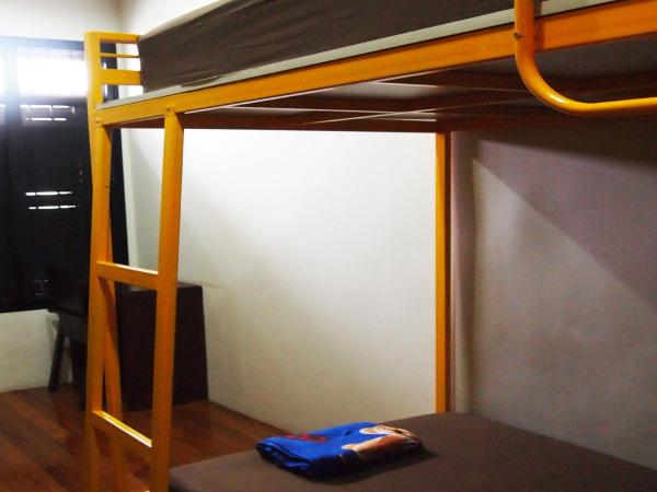 Phuket Sunny Hostel : photo 5 de la chambre lit dans dortoir mixte de 6 lits