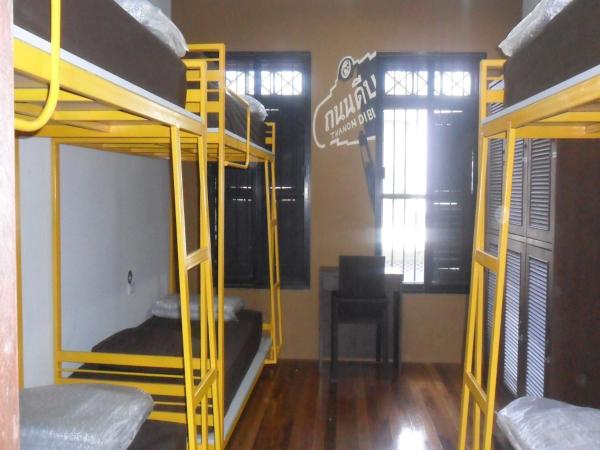 Phuket Sunny Hostel : photo 2 de la chambre lit dans dortoir mixte de 6 lits