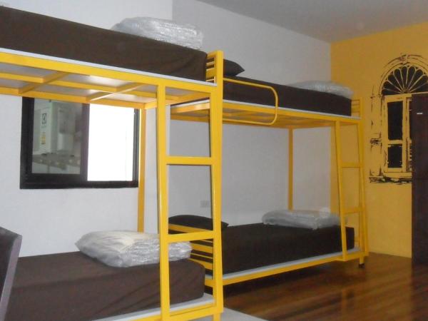 Phuket Sunny Hostel : photo 3 de la chambre lit dans dortoir mixte de 7 lits 