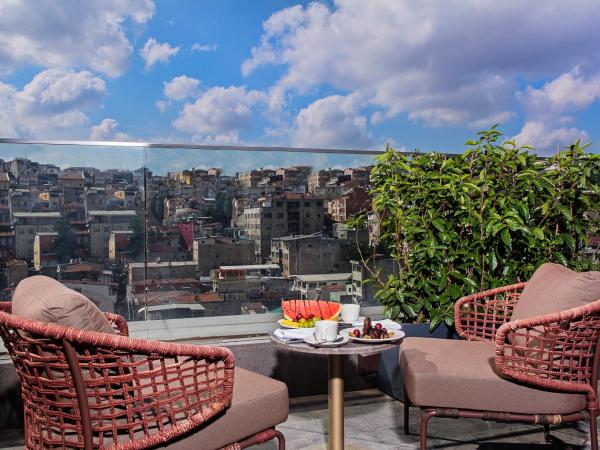 Naz City Hotel Taksim - Special Category : photo 6 de la chambre suite junior avec terrasse