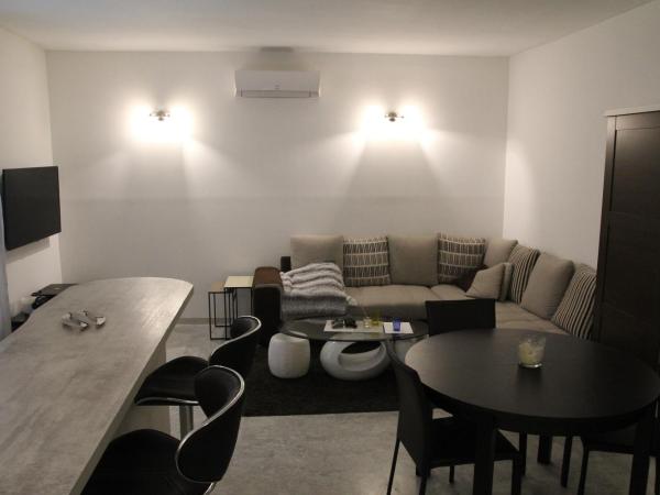 Htel Sampiero Corso : photo 1 de la chambre suite avec balcon