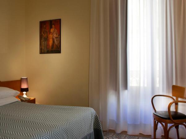 Hotel Del Corso : photo 7 de la chambre chambre double confort avec balcon