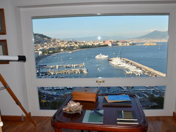 Suite 52 : photo 5 de la chambre suite lit king-size - vue sur mer