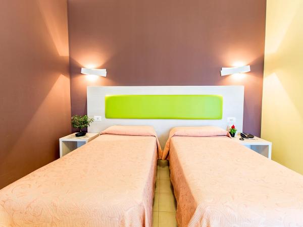 Hotel Residence Ulivi E Palme : photo 2 de la chambre chambre double ou lits jumeaux supérieure