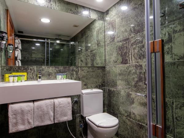 Hotel Silken Amara Plaza : photo 5 de la chambre suite junior