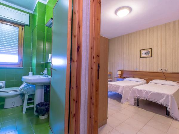 Hotel Residence Ulivi E Palme : photo 2 de la chambre suite 2 chambres