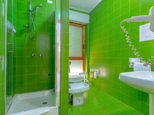 Hotel Residence Ulivi E Palme : photo 3 de la chambre suite 2 chambres