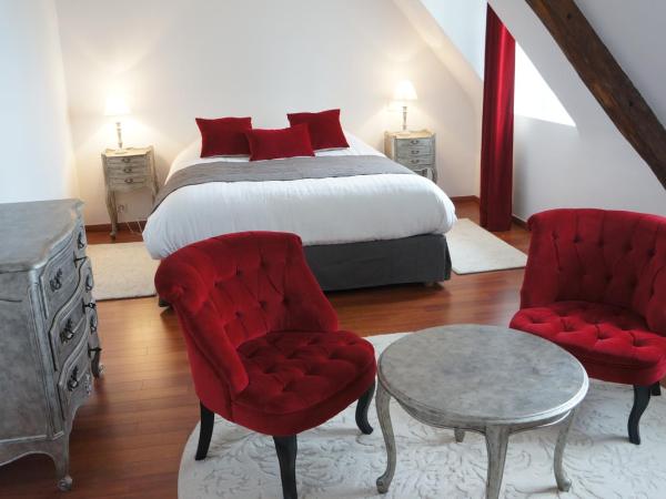 Manoir 1685 Saint Malo : photo 3 de la chambre chambre supérieure lit queen-size