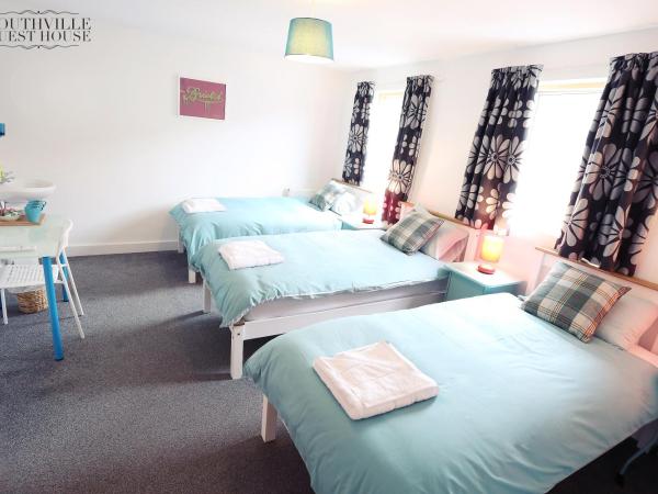 Southville Guest House : photo 8 de la chambre chambre triple basique avec salle de bains commune