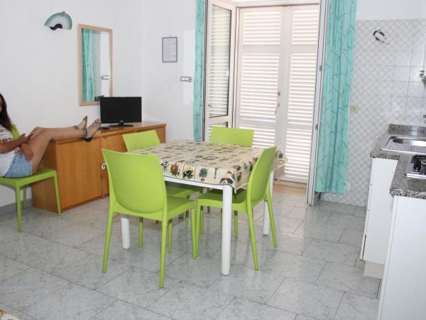 Aparthotel Villa Marinù : photo 2 de la chambre appartement 1 chambre - vue sur mer