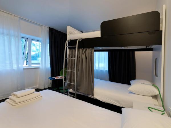 Hostel 365 For U : photo 2 de la chambre lit dans dortoir mixte de 6 lits