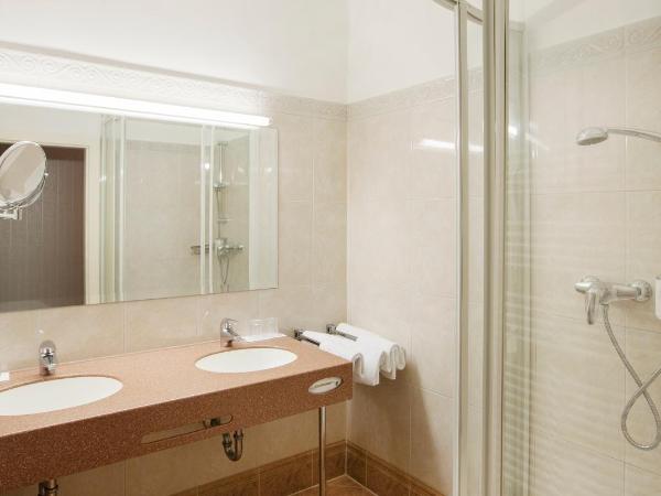 Pension Suzanne : photo 10 de la chambre suite familiale