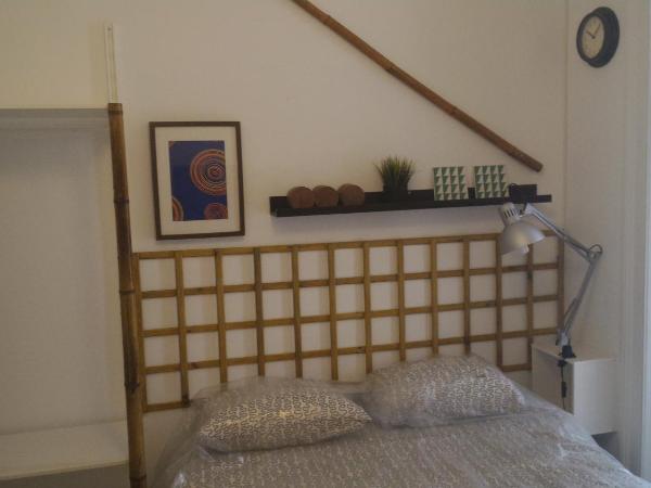 Ritz & Freud Guest House : photo 3 de la chambre chambre double avec salle de bains privative