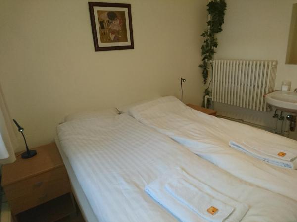 Alba Guesthouse : photo 7 de la chambre chambre double avec salle de bains commune