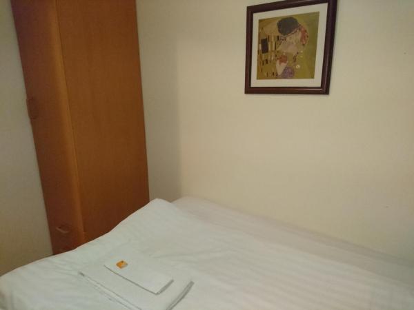Alba Guesthouse : photo 4 de la chambre chambre lits jumeaux avec salle de bains commune
