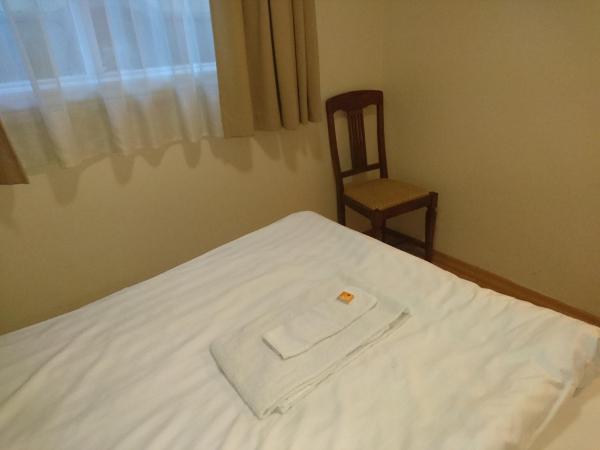 Alba Guesthouse : photo 3 de la chambre chambre double avec salle de bains commune