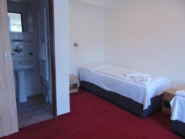 Hotel Isora : photo 5 de la chambre chambre triple standard