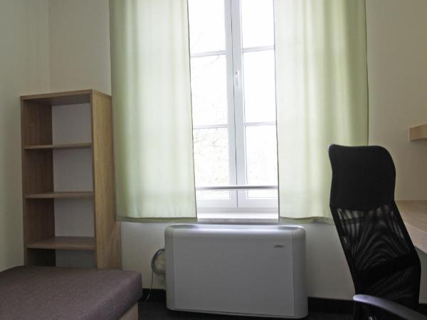 Dom Pomocy Studentom : photo 2 de la chambre chambre simple avec salle de bains privative