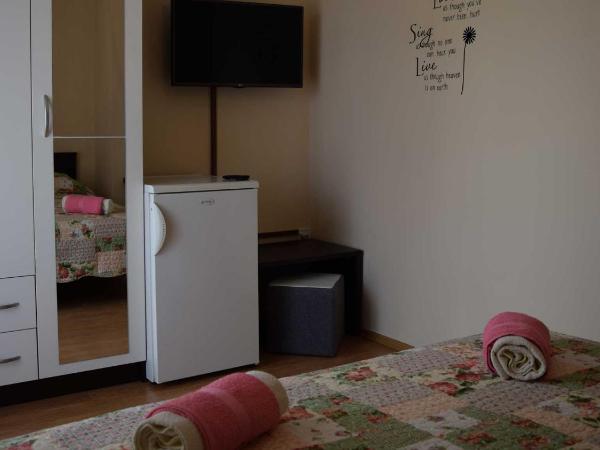 Guesthouse Marko : photo 2 de la chambre chambre double avec salle de bains privative