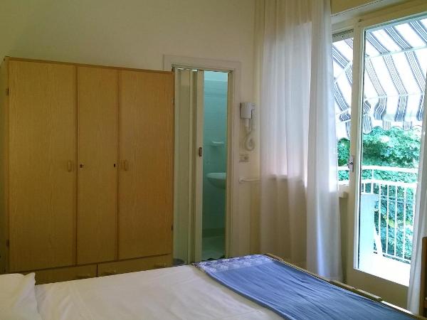 Hotel Capri : photo 3 de la chambre chambre double ou lits jumeaux Économique