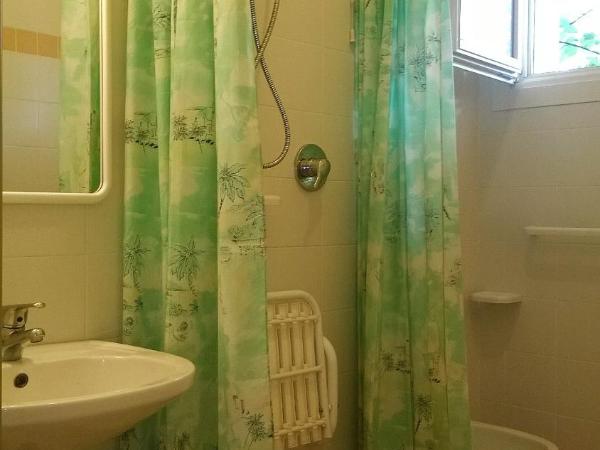 Hotel Capri : photo 3 de la chambre chambre quadruple confort