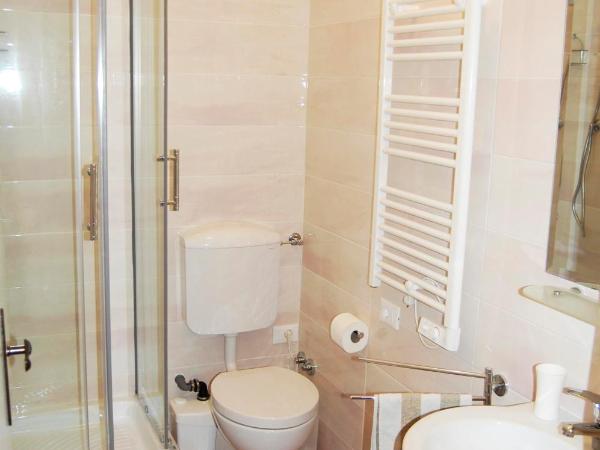 B&B IL TABERNACOLO : photo 5 de la chambre chambre double ou lits jumeaux avec salle de bains privative