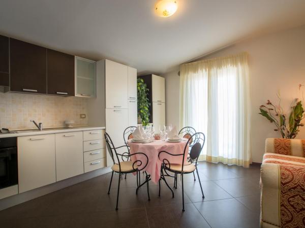 Hotel Residence Amarcord : photo 7 de la chambre appartement 1 chambre avec balcon