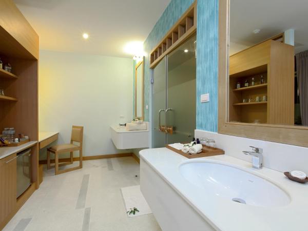 Apsara Beachfront Resort & Villa - SHA Extra Plus : photo 5 de la chambre villa avec jardin