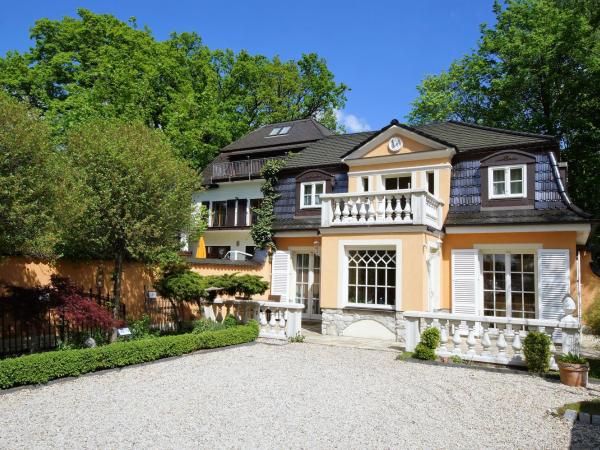 Yacht- , und Reisemobilhafen