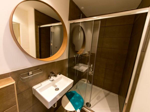 Central 5 Guest House : photo 2 de la chambre chambre double