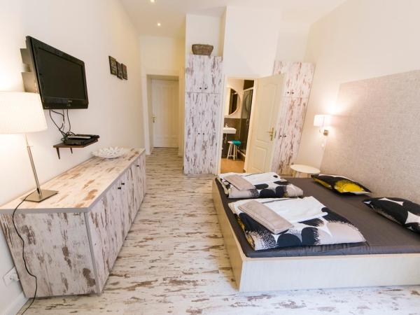 Central 5 Guest House : photo 4 de la chambre chambre double