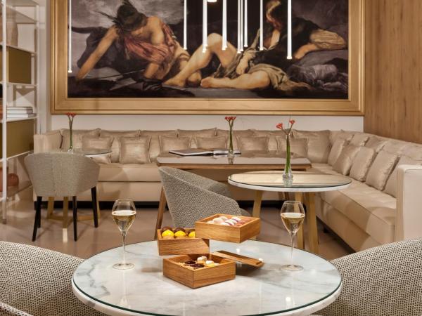 Palacio de los Duques Gran Meliá - The Leading Hotels of the World : photo 8 de la chambre hébergement de luxe - red level