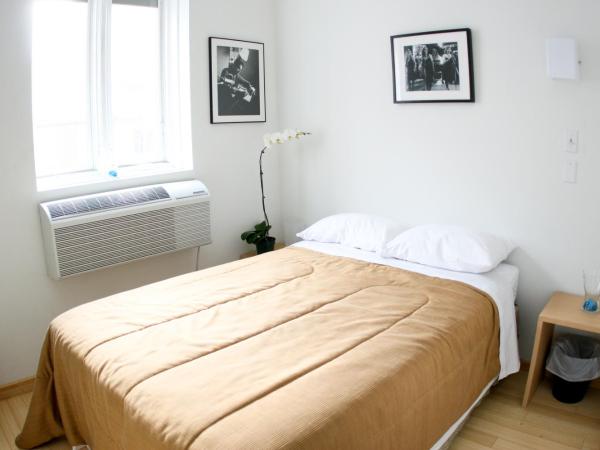 The Rex Hotel Jazz & Blues Bar : photo 1 de la chambre chambre standard avec lit double et salle de bains privative