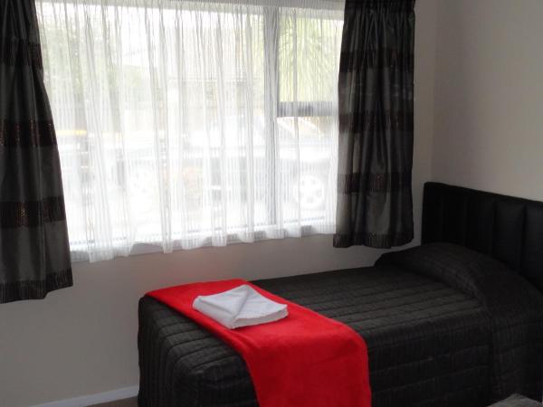 Aarburg Airport Motel : photo 10 de la chambre chambre familiale