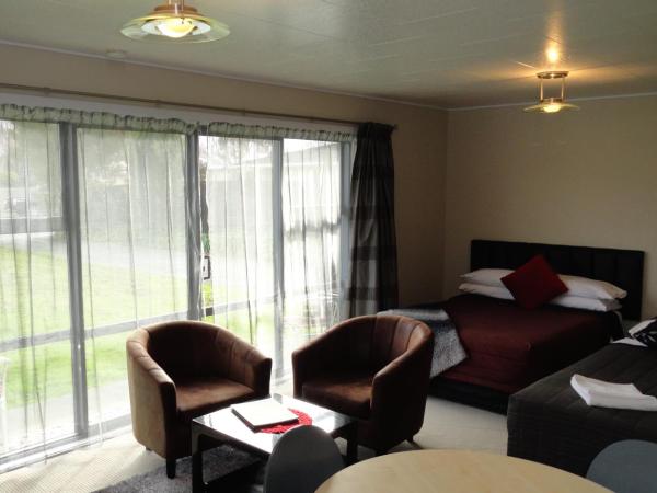 Aarburg Airport Motel : photo 5 de la chambre chambre familiale