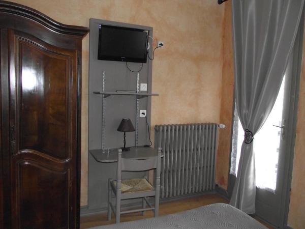Hotel Valérie : photo 7 de la chambre chambre triple sud - vue sur montagne