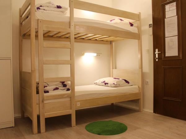 Hostel Angelina Old Town : photo 2 de la chambre lit dans dortoir mixte de 4 lits