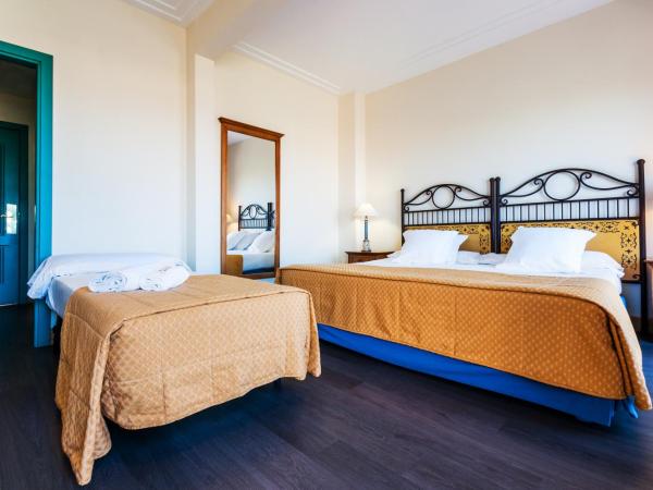 Hotel Alicante Golf : photo 2 de la chambre chambre triple deluxe