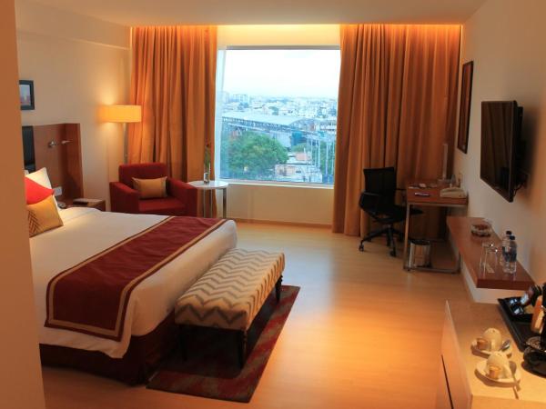 Mercure Hyderabad KCP Banjara Hills, An Accor Hotel : photo 4 de la chambre deluxe room,20% discount on food & soft beverages (except in room dining) ,20% discount on spa